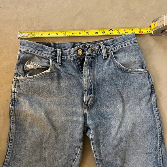 Vintage wrangler denim jeans with great wear and look. - Picture 2 of 5